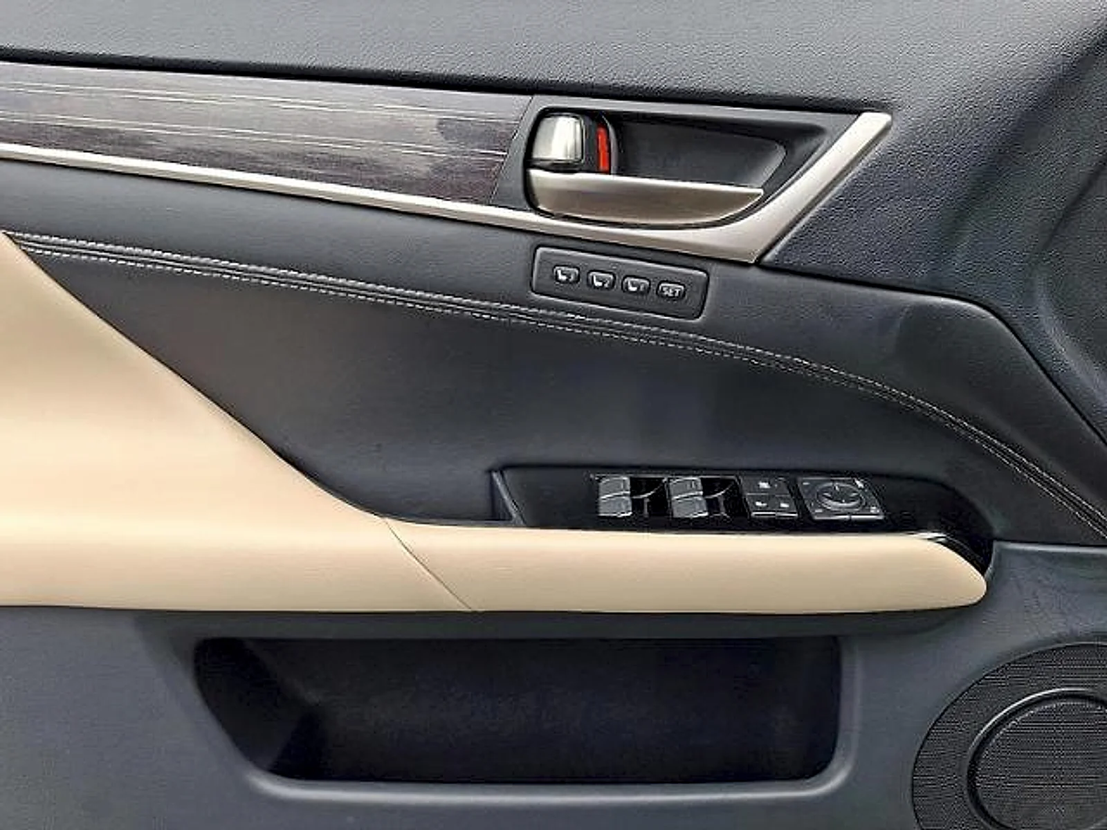 Used 2020 Atomic Silver Lexus  image 11
