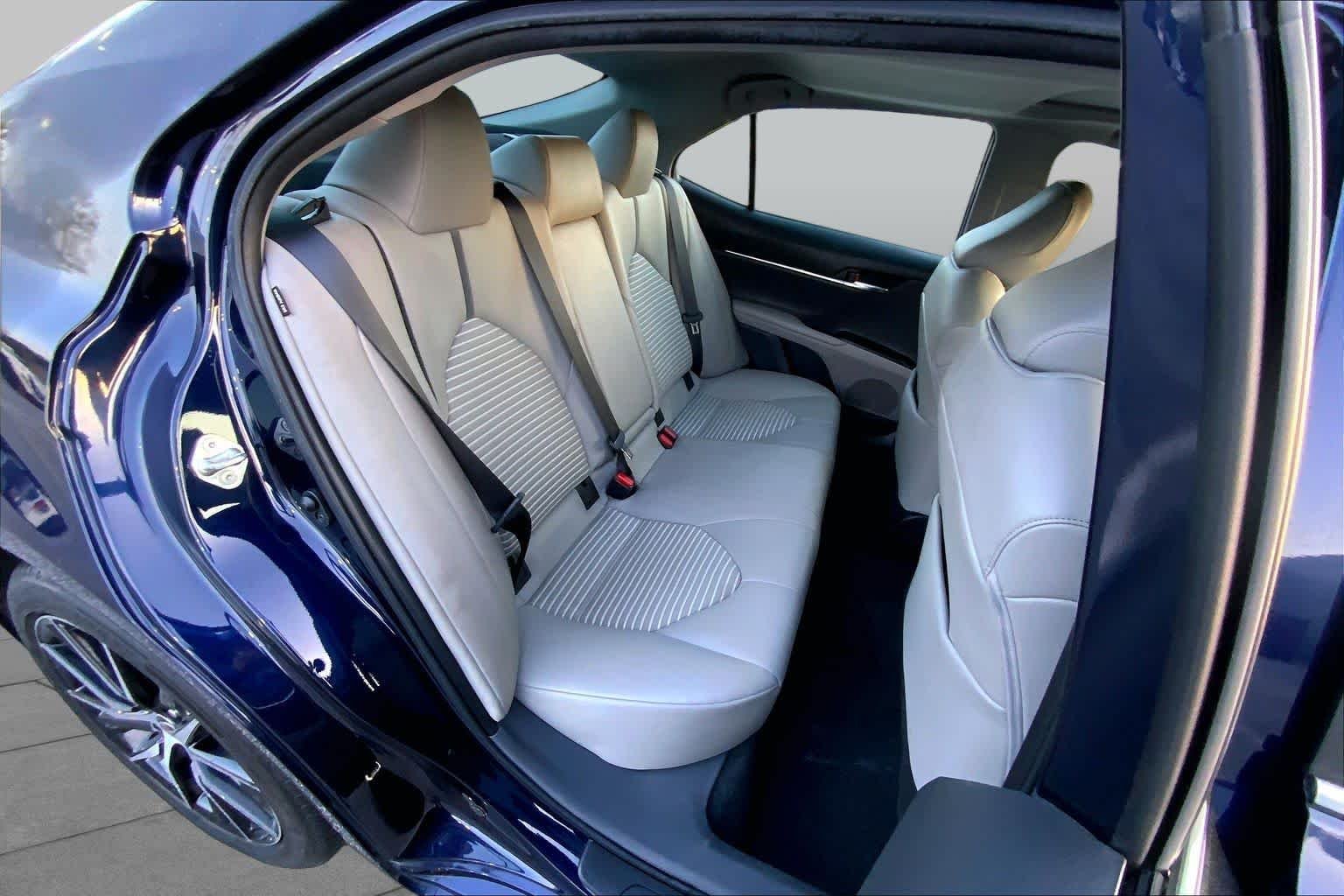 Used 2022 BLUE Toyota SE image 19