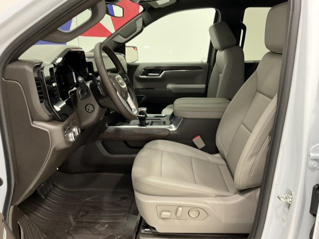 2026 GMC Sierra 1500 SLT - Photo 18
