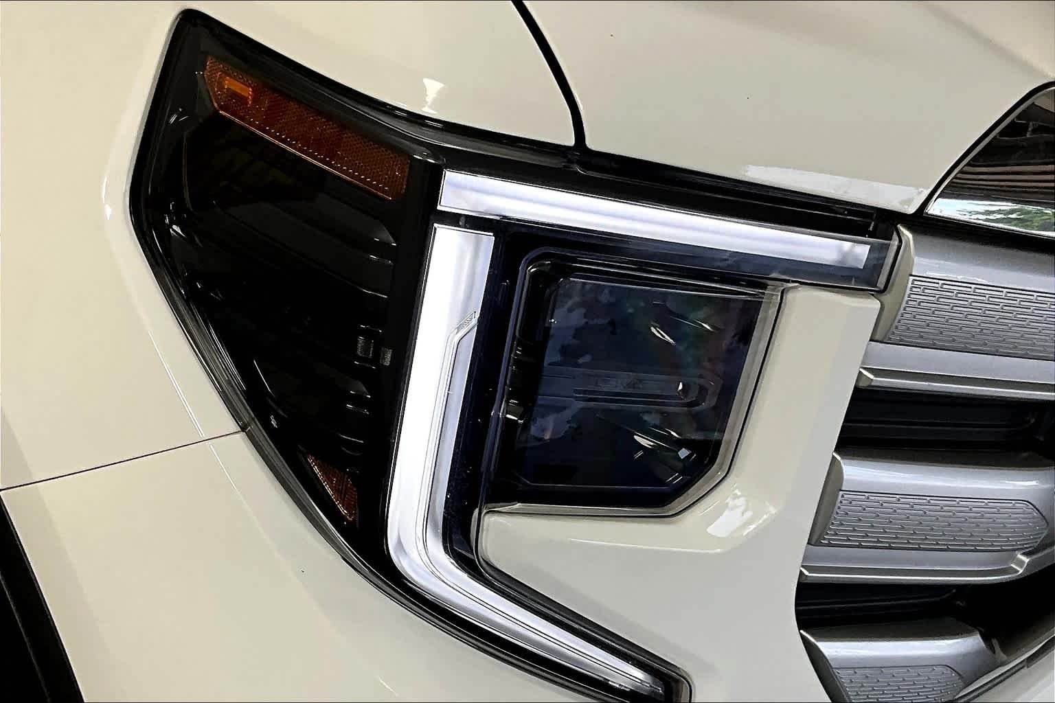 Used 2023 Summit White GMC SLE image 26