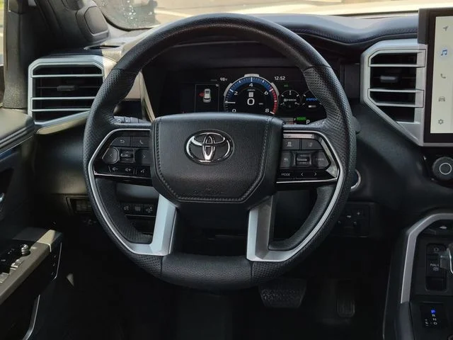 Used 2023 Wind Chill Pearl Toyota Platinum image 17