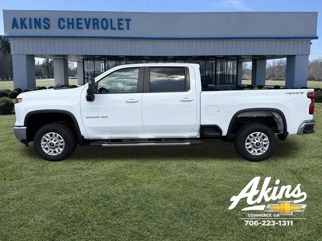 New 2025 Summit White Chevrolet LT image 9