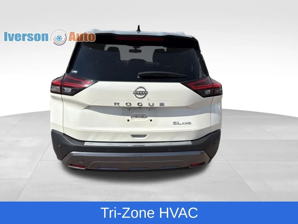 Used 2023 White Nissan SL image 8