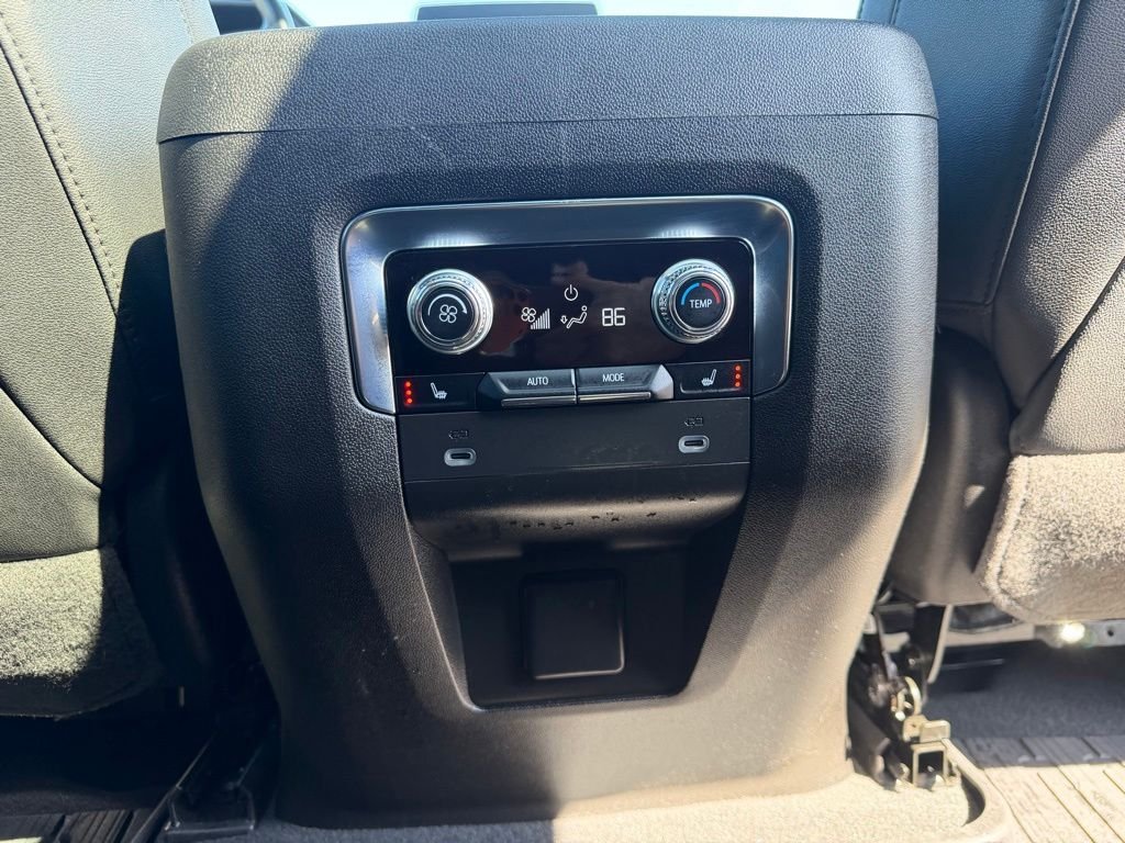 Used 2023  GMC SLT image 32