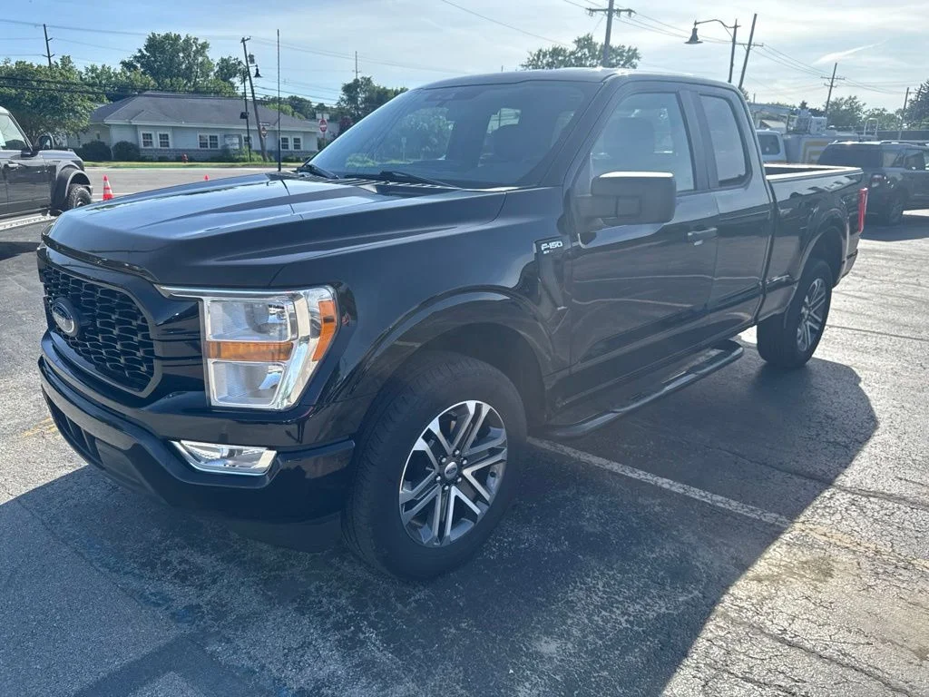 Used 2021 Black Ford XL image 7