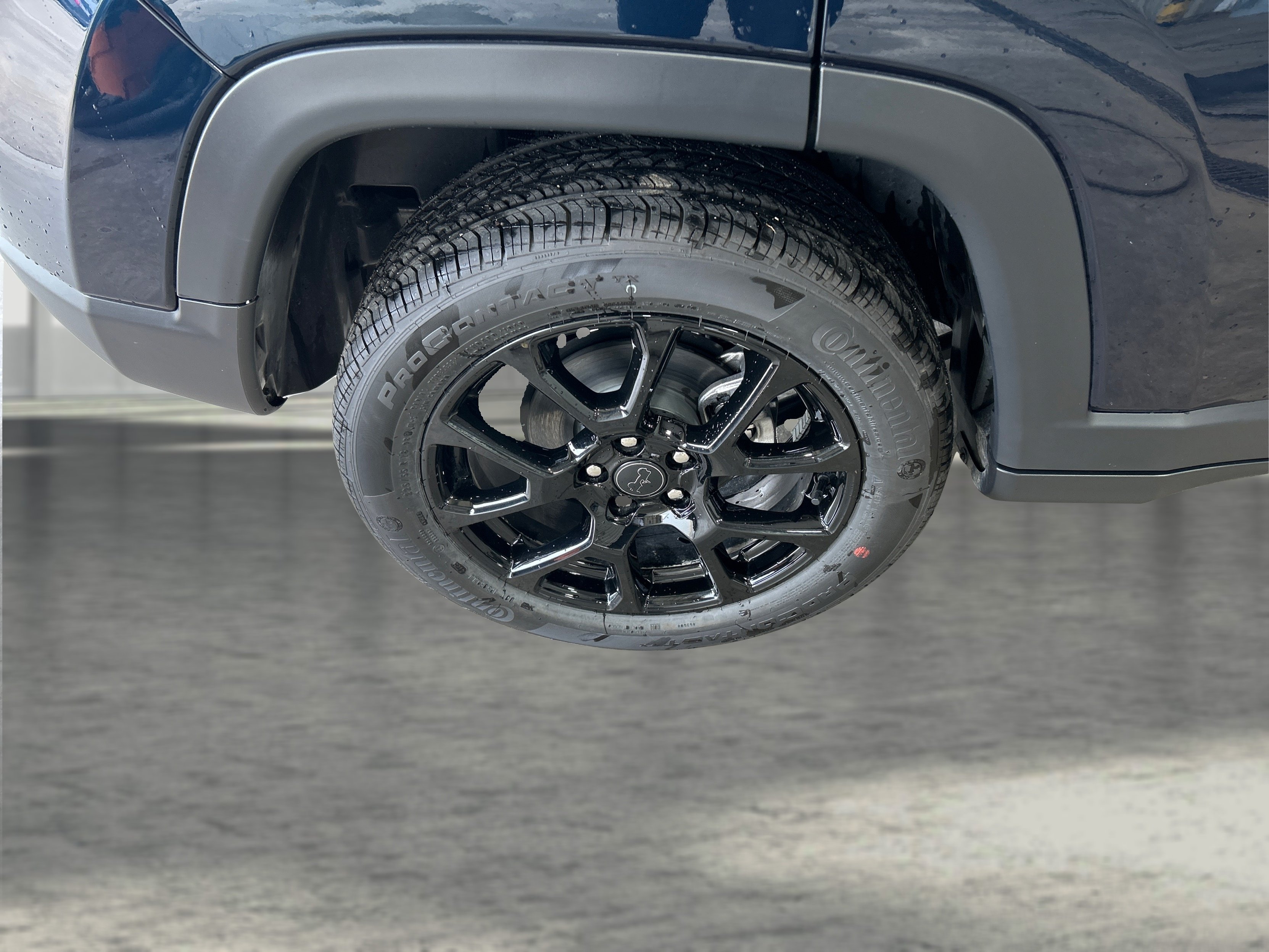 New 2026 Fathom Blue Pearl-Coat Exterior Paint Jeep Latitude image 21