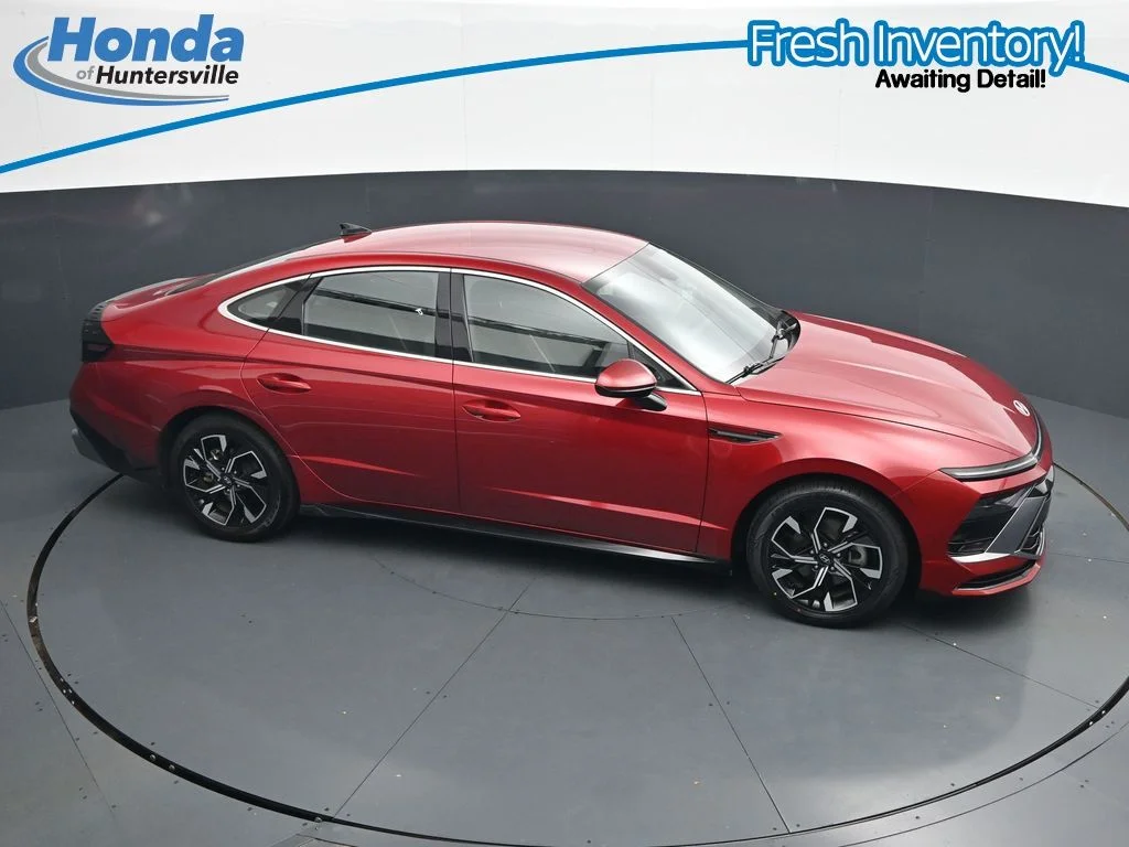 Used 2025 Red Hyundai SEL image 26