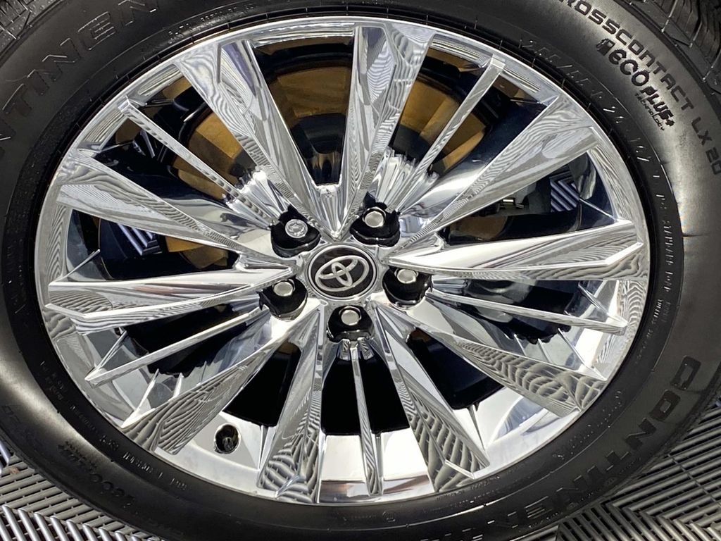 Used 2025 Beige Toyota Platinum image 31