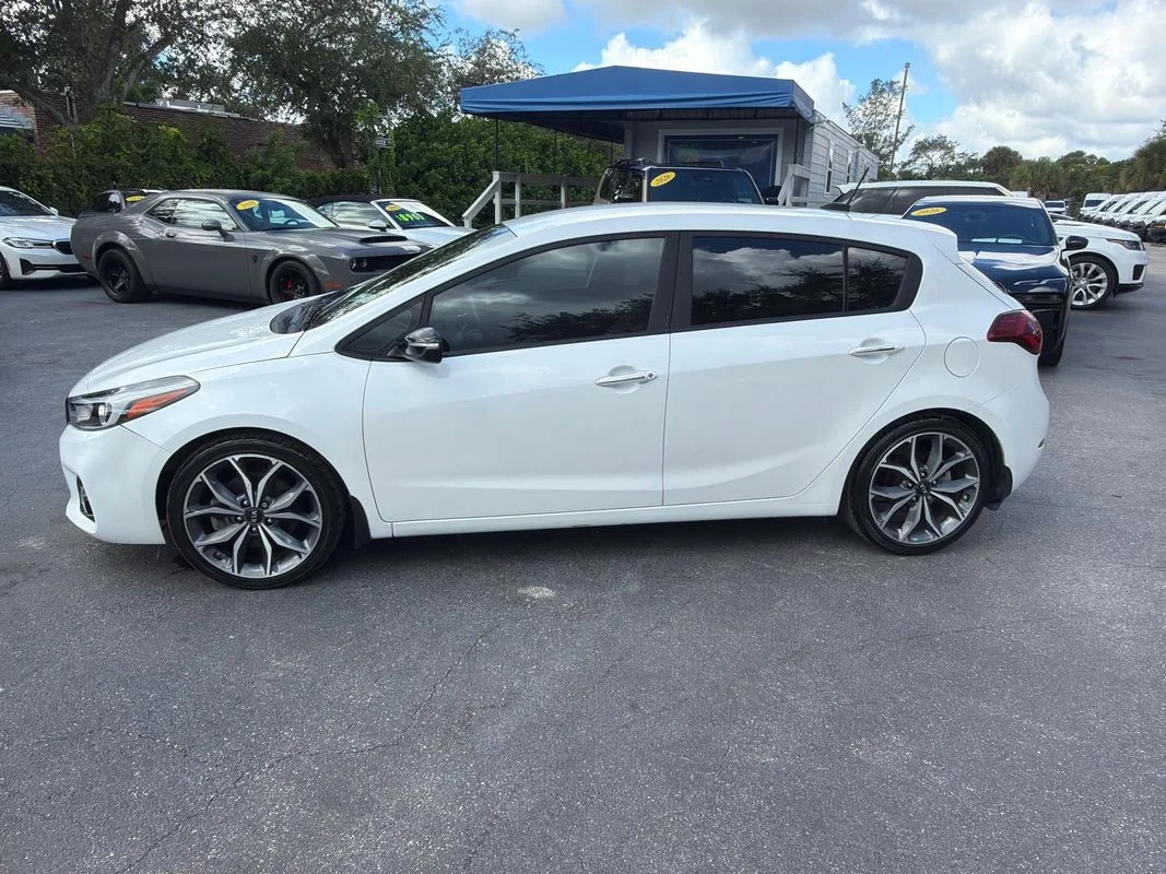 Used 2018 White Kia SX image 2