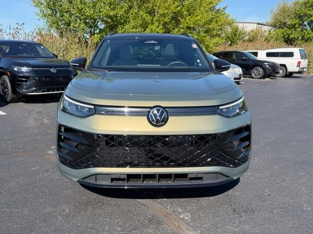 New 2026 Avocado Green  W/Black Roof Volkswagen 2.0T SE R-Line Black image 2