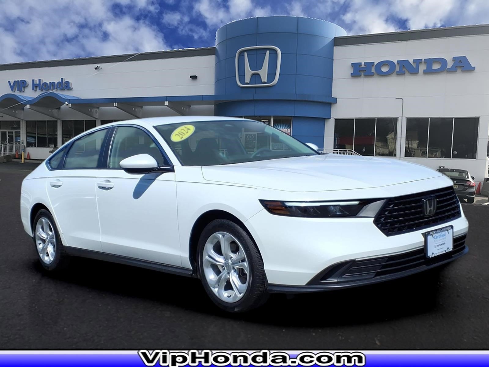 Certified Used 2024 Platinum White Pearl Honda 1.5T LX image 18