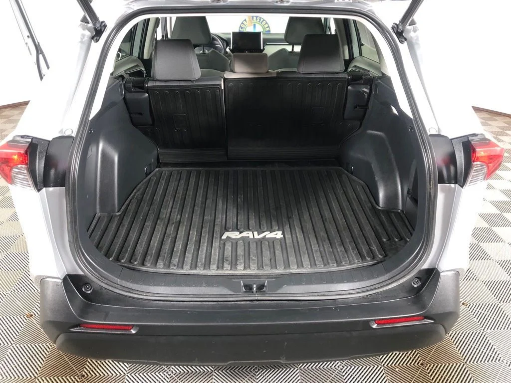 Used 2023 Silver Toyota XLE image 23