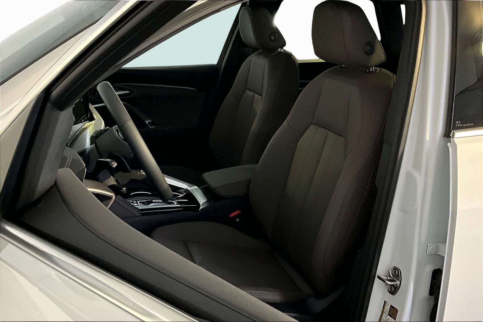 Used 2025 Arkona White Audi Premium image 9