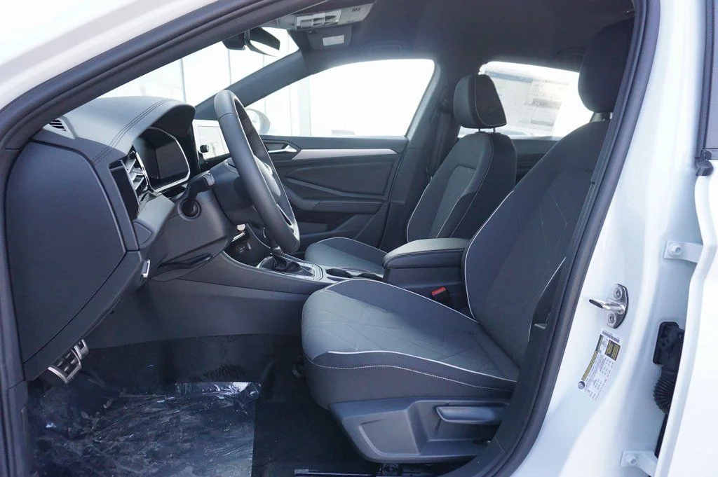 New 2026 White Volkswagen 1.5T Sport image 10