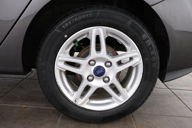 Used 2017 Gray Ford SE image 35