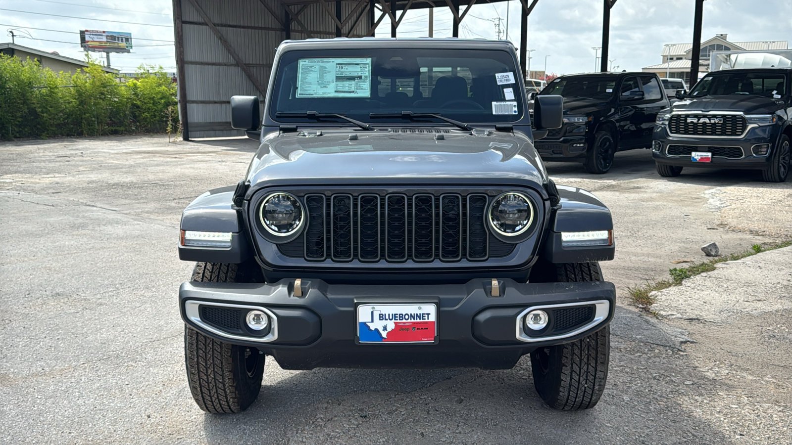 New 2026 Granite Crystal Metallic Clear-Coat Exterior Paint Jeep 85th Anniversary Edition image 2