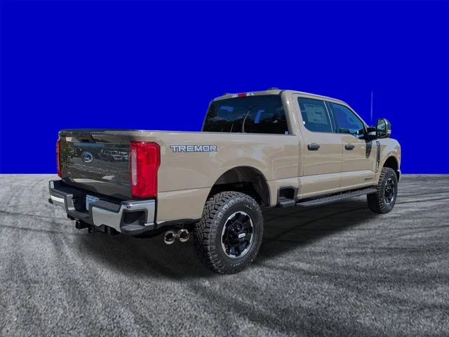 New 2026 Gray Ford XLT image 4