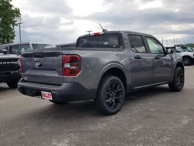 New 2026 Carbonized Gray Metallic Ford XLT image 32