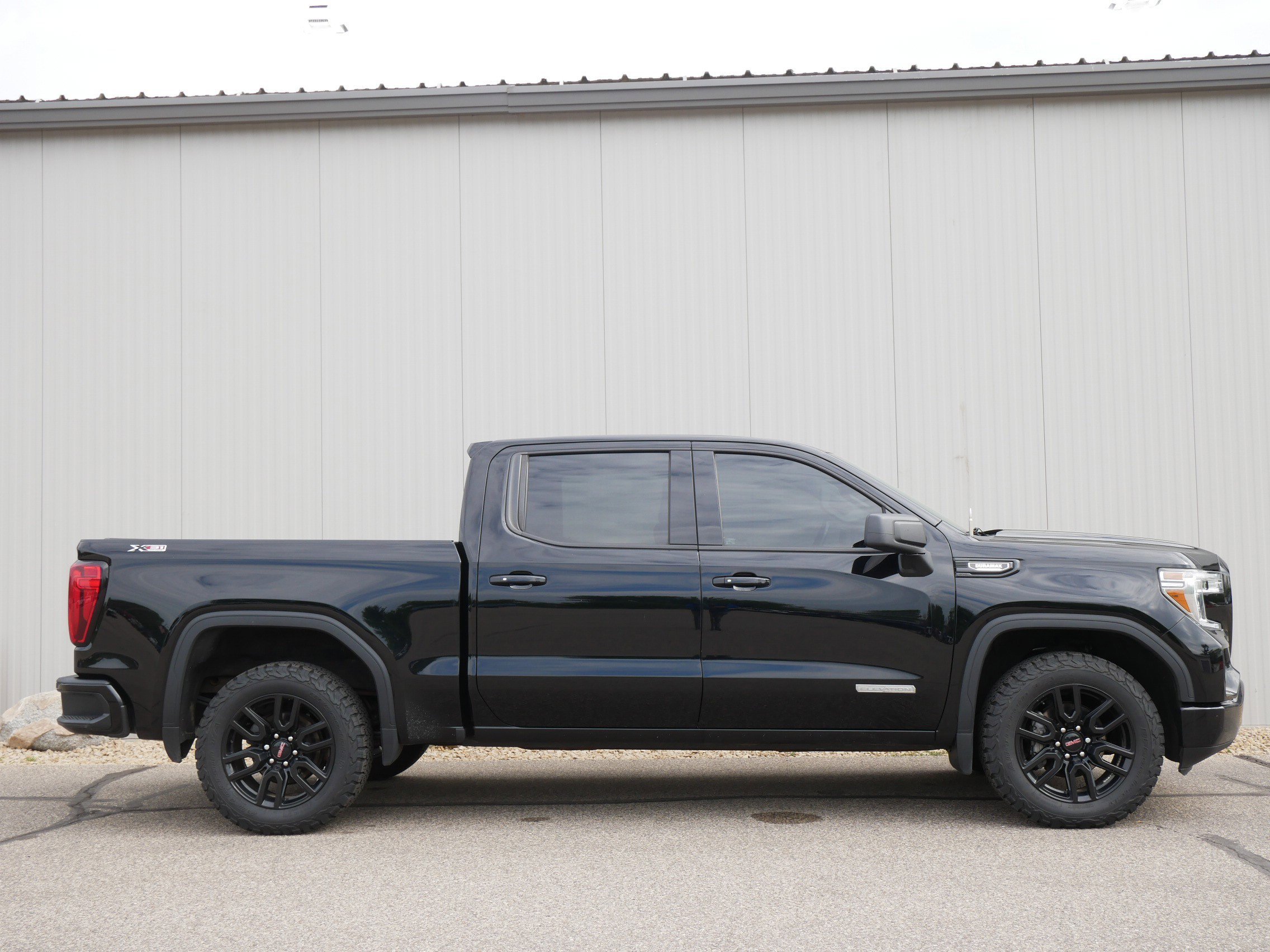 Used 2021 Onyx Black GMC Elevation image 6