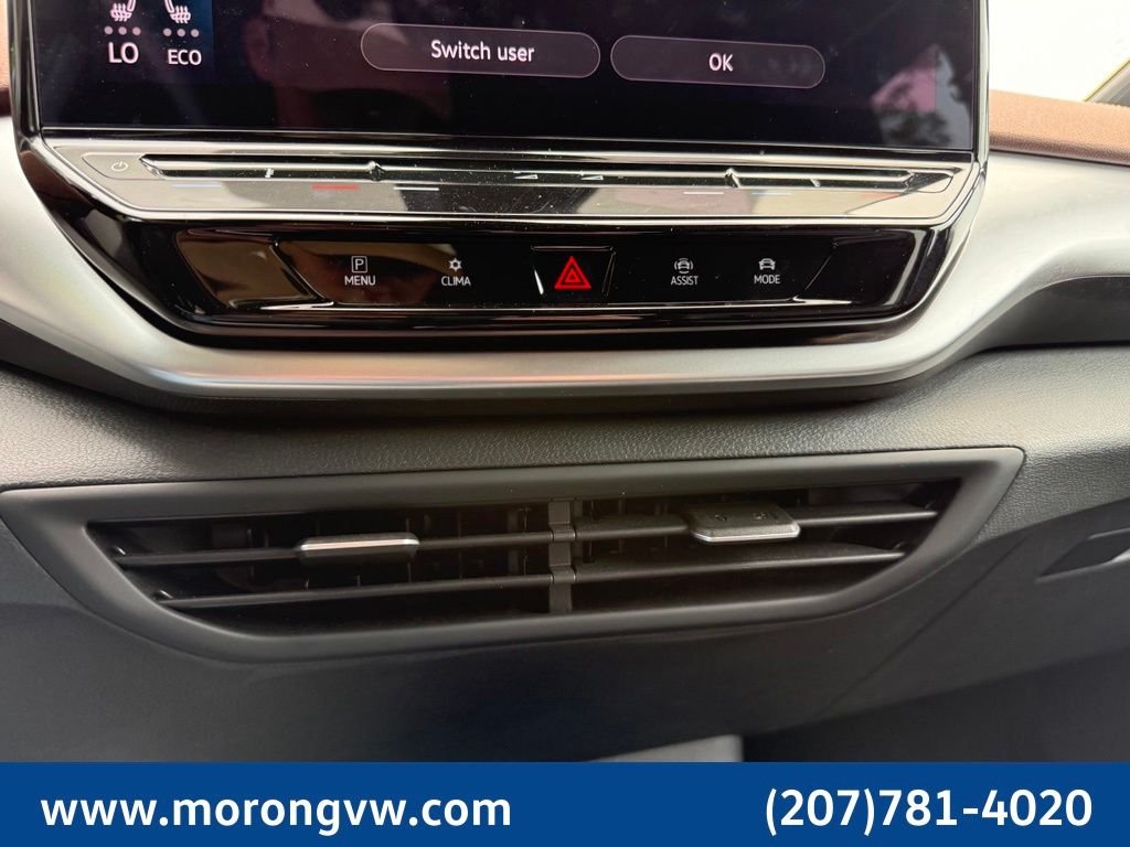 Used 2022 Blue Volkswagen Pro S image 38