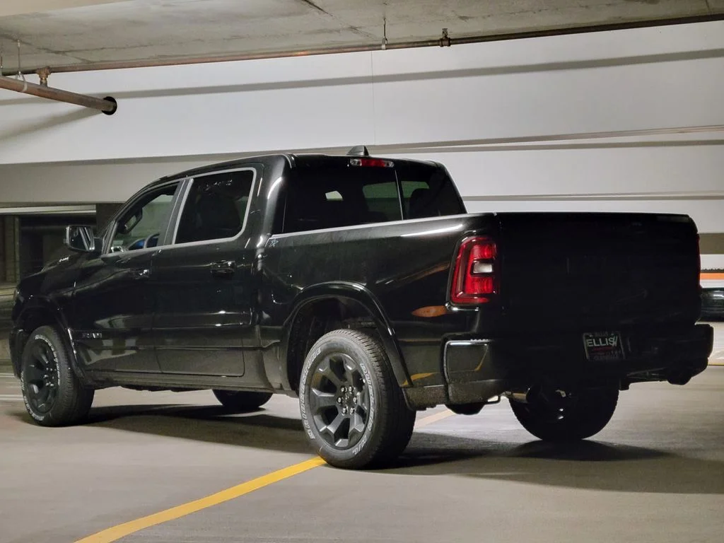 New 2026 Diamond Black Crystal Pearl-Coat Exterior Paint RAM Big Horn/Lone Star image 2