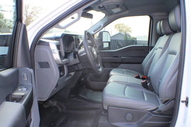 Used 2024 White Ford XL image 10