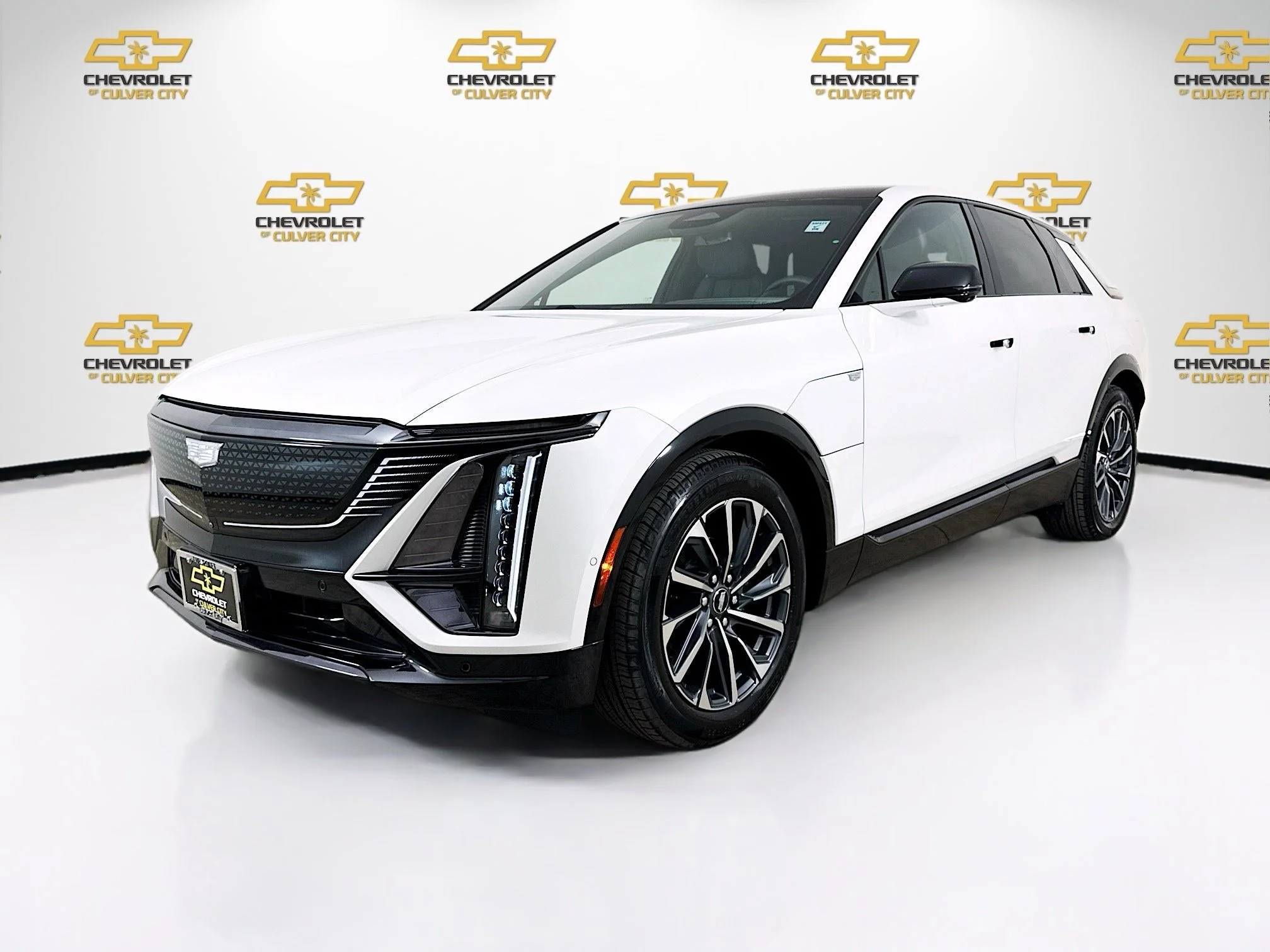 Used 2025 Crystal White Tricoat Cadillac Sport 1 image 3