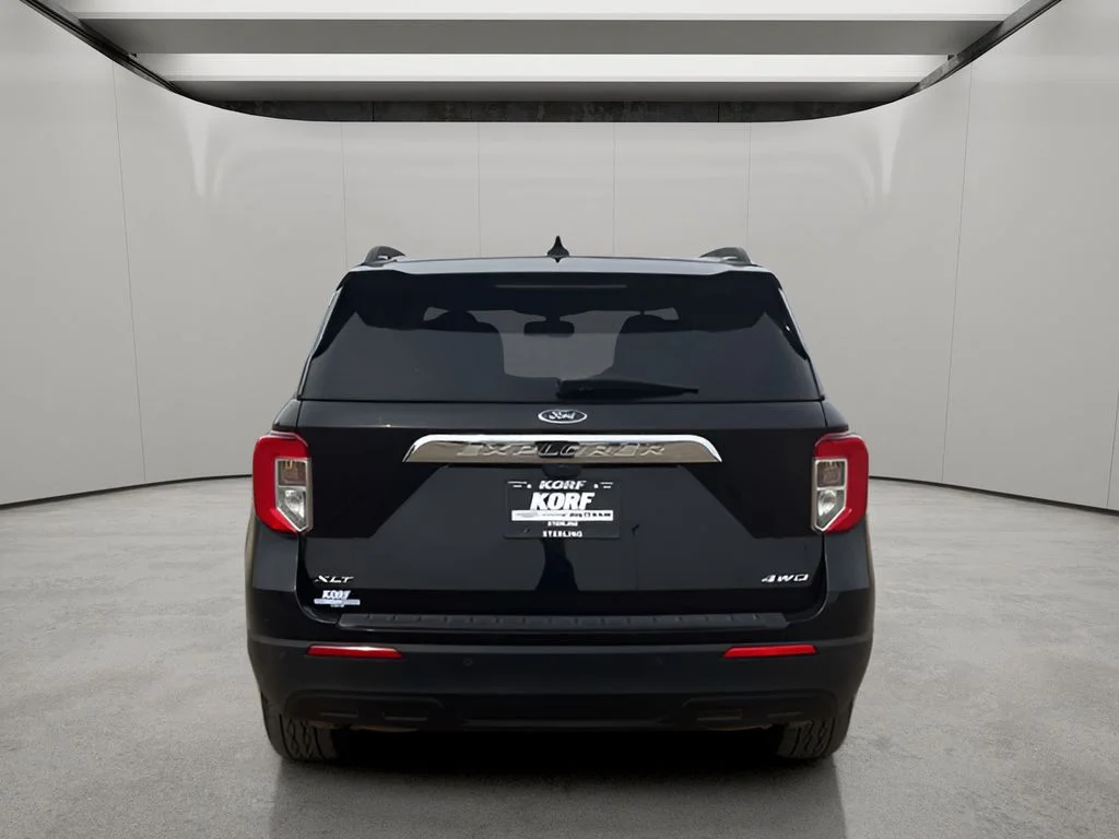 Used 2021 Agate Black Metallic Ford XLT image 4