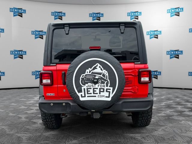 Used 2022 Red Jeep  image 5