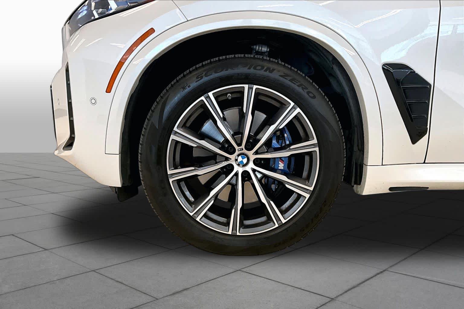 Used 2025 Mineral White Metallic BMW sDrive40i image 10