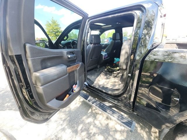 Used 2021 Black Chevrolet High Country image 23