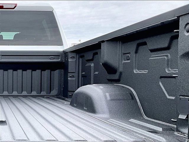 New 2026 Summit White Chevrolet WT image 16