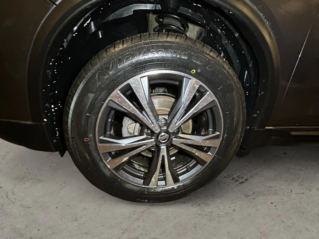 Used 2017 Gun Metallic Nissan  image 15