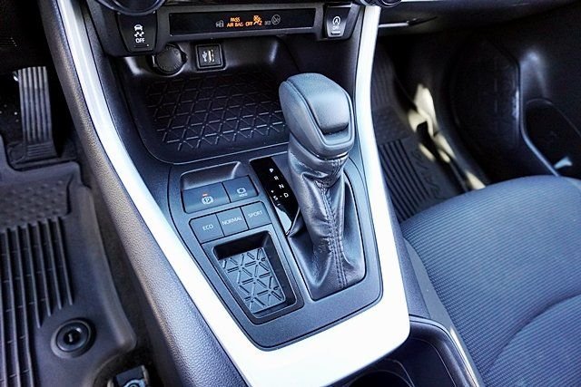 Used 2025 Silver Toyota LE image 28