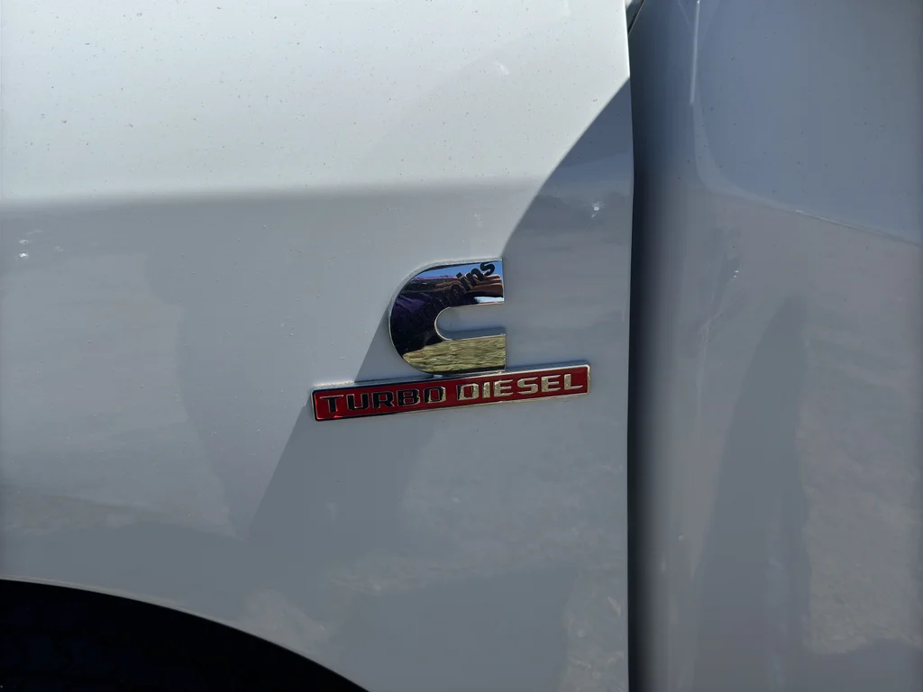 New 2026 Bright White Clear-Coat Exterior Paint RAM Laramie image 30