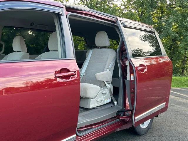 Used 2015 Red Toyota LE image 12