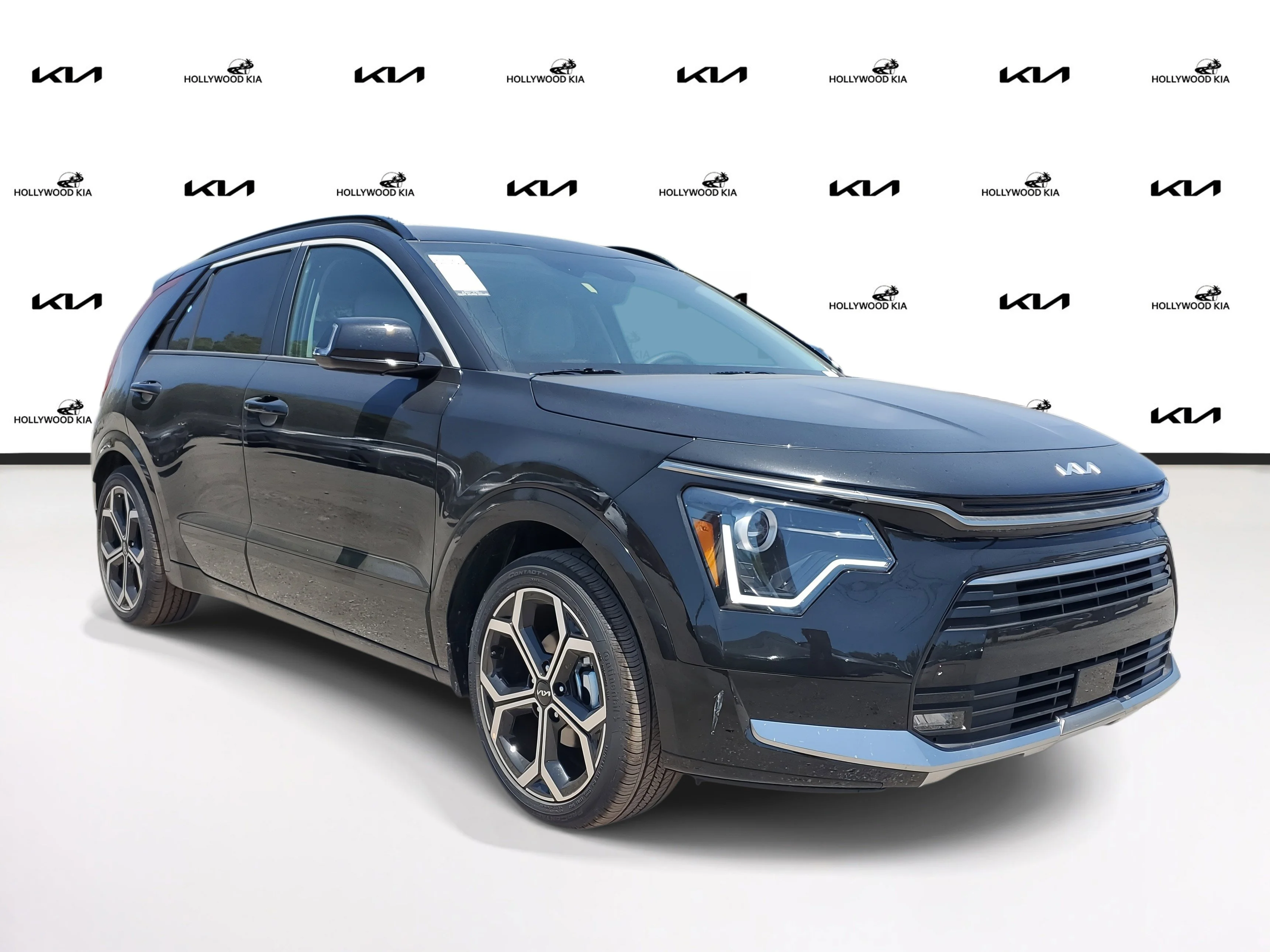 2025 Kia Niro EX Touring HEV's photo