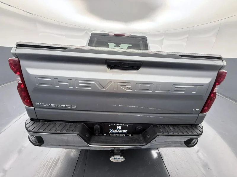 Used 2024  Chevrolet LT Pickup 4D 5 3/4 ft image 7