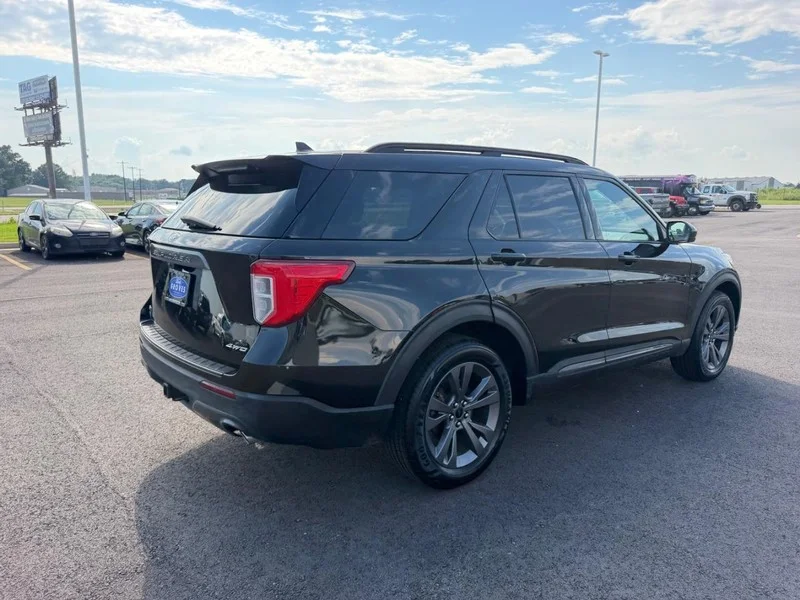 Certified Used 2022 Agate Black Metallic Ford XLT image 5