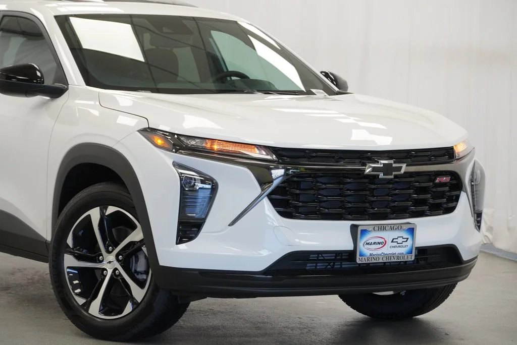 New 2026 Summit White Chevrolet 1RS image 9