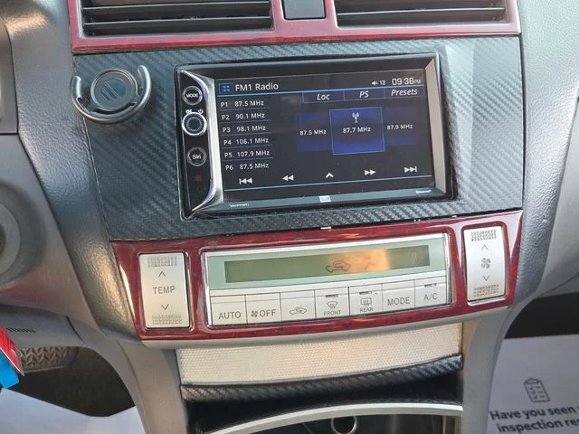 Used 2005 Blue Toyota SLE image 17