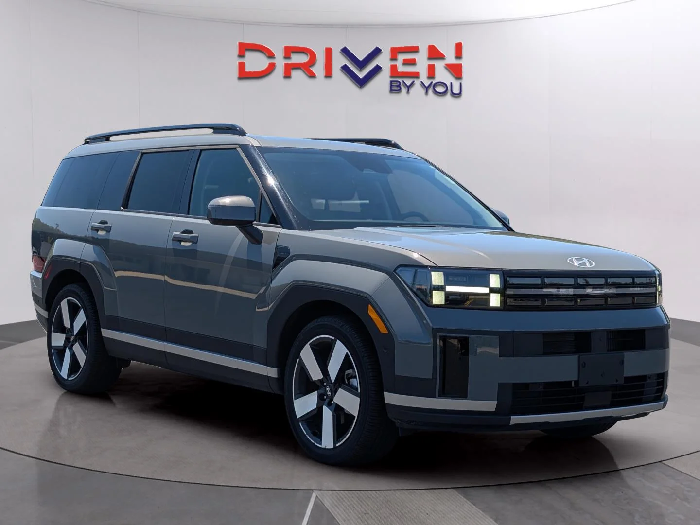 Used 2025 Hampton Gray Hyundai Limited image 7