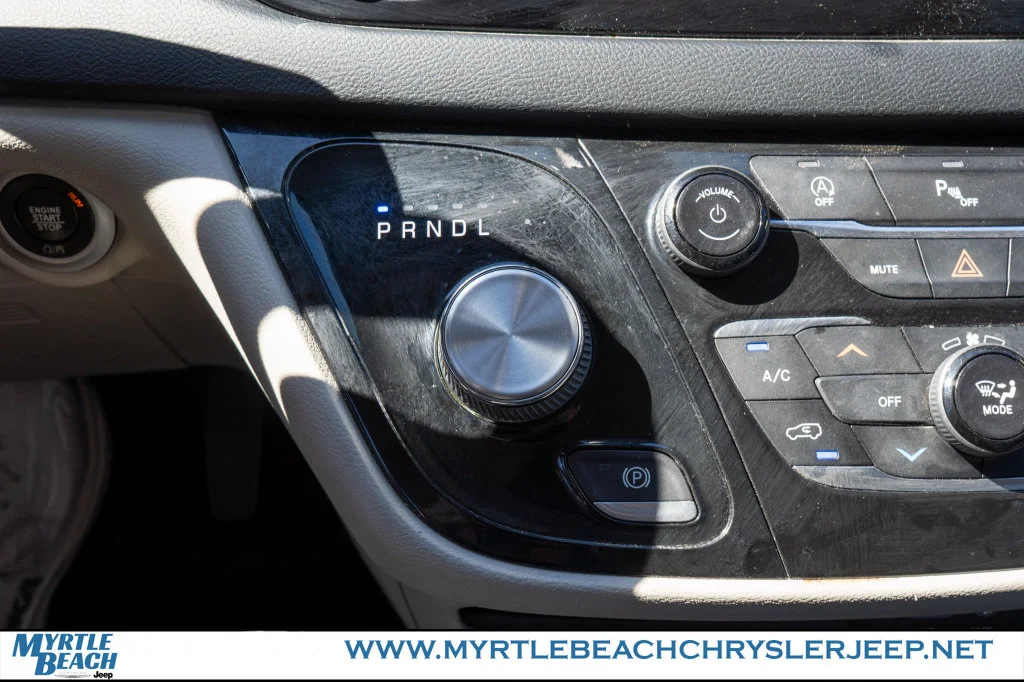 Used 2018 Granite Crystal Metallic Clearcoat Chrysler Touring L Plus image 28