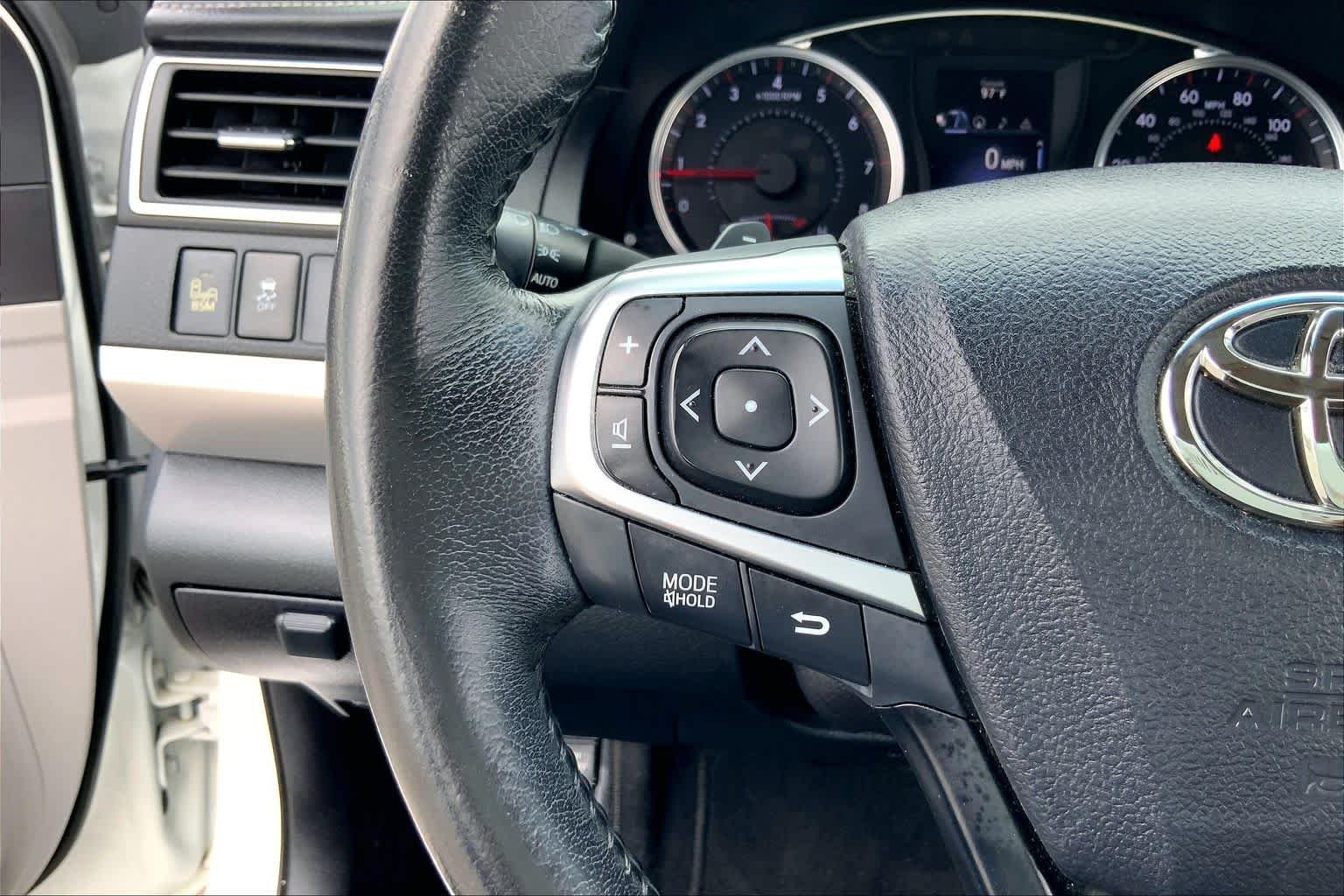 Used 2015 Super White Toyota XSE image 23