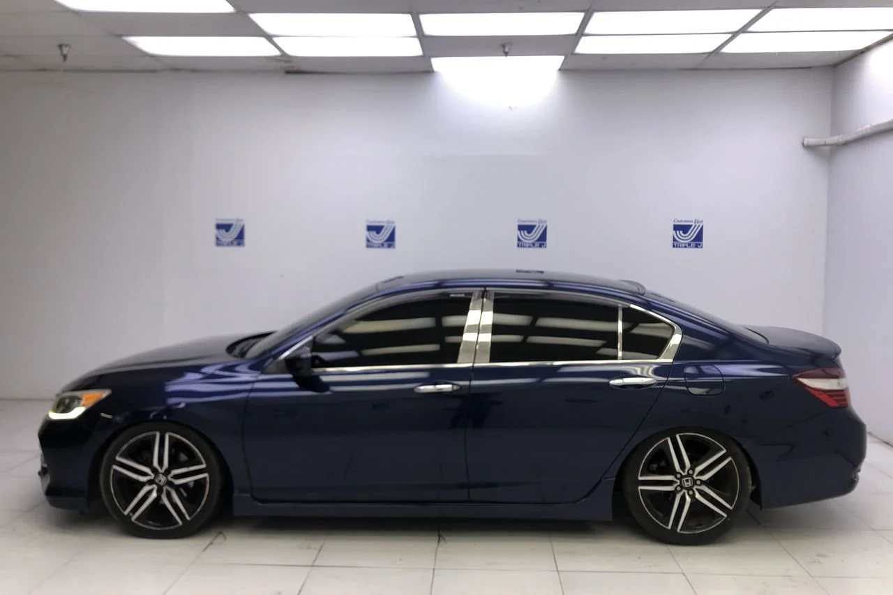 Used 2017 Obsidian Blue Pearl Honda Sport image 4