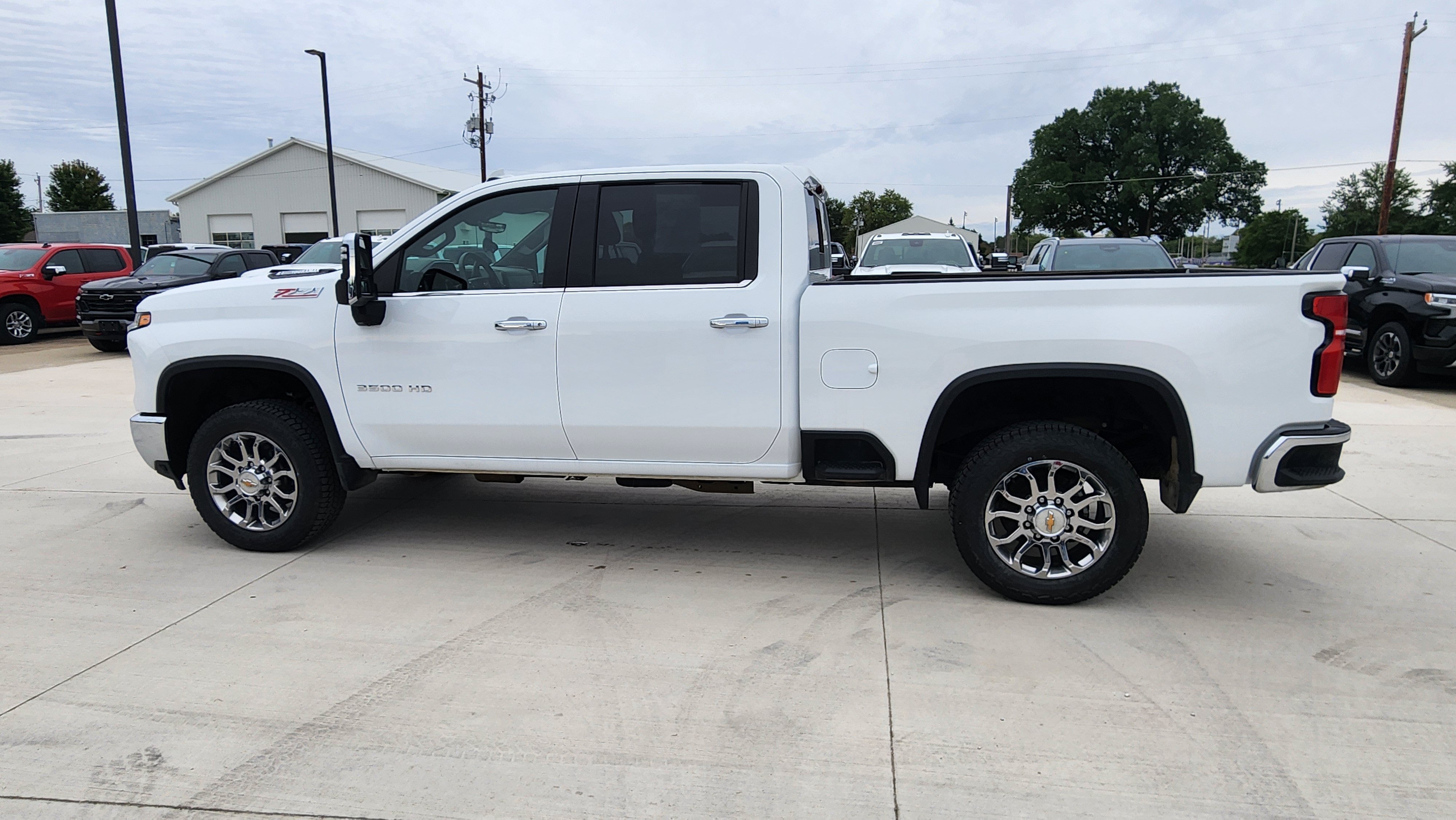 2026 Chevrolet Silverado 3500HD LTZ - Photo 8