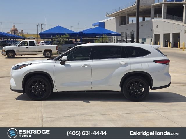 Used 2022 Beige Toyota L image 4