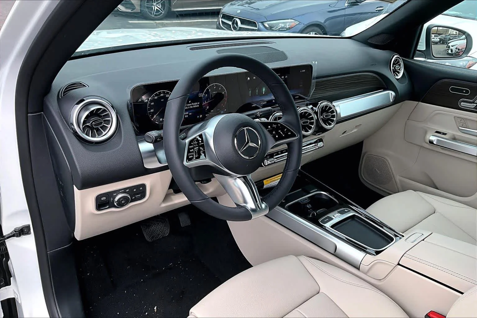 New 2026 Polar White Mercedes-Benz GLB 250 image 10