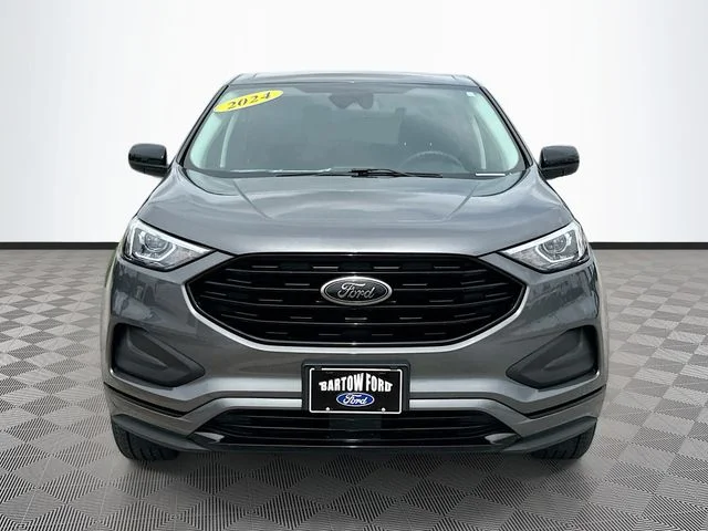 Used 2024 Gray Ford SE image 2