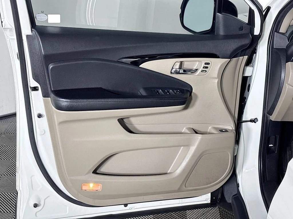 Used 2019 White Honda RTL-E image 10